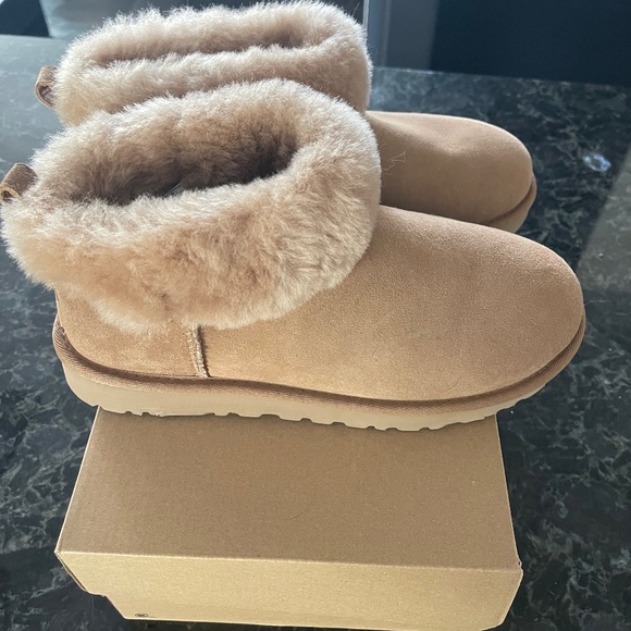 UGG Shoes - UGG CLASSIC ULTRA MINI FLUFF BOOT